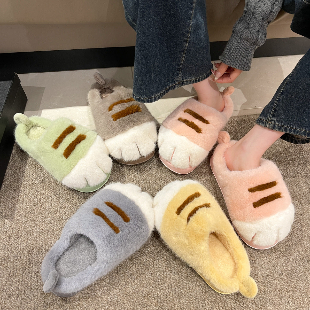 Women's Rabbits Feet Fleece-Lined Plush Slippers