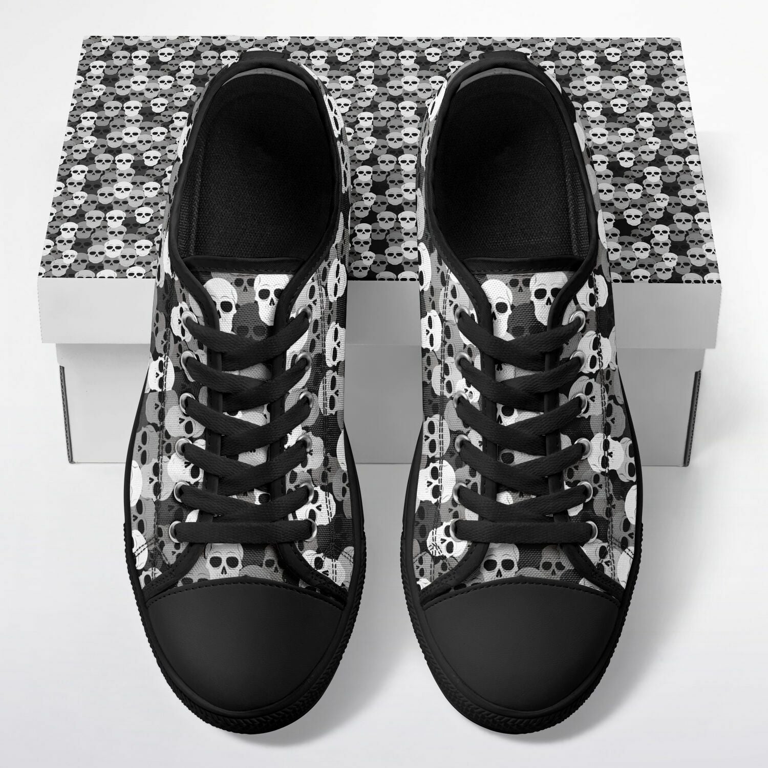 Pile of Skulls Urban Peak Low Shoes